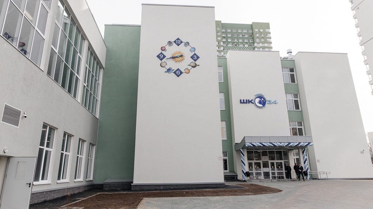 Выпускники Мининского университета начали работу в «космической» школе №34