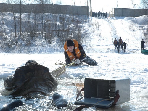 Два человека провалились под лёд и погибли в Нижегородской области