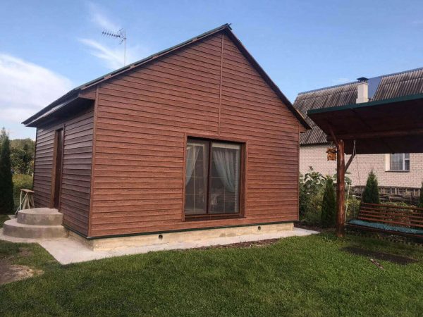 С заботой о доме: 8 преимуществ винилового сайдинга