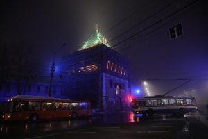 Фото дня: Исторические здания Нижнего Новгорода зажглись синим в День распространения информации об аутизме
