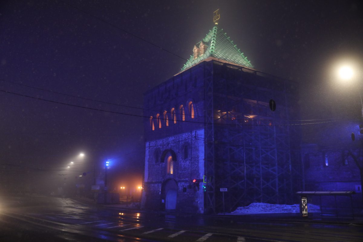 Синие огни нижегородцы могут найти на площади Минина и Пожарского