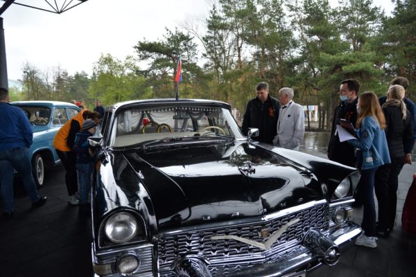 Глава Дзержинска Иван Носков посетил площадки празднования Дня Победы в городских парках