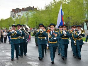 Военный парад прошел по проспекту Ленина в Дзержинске
