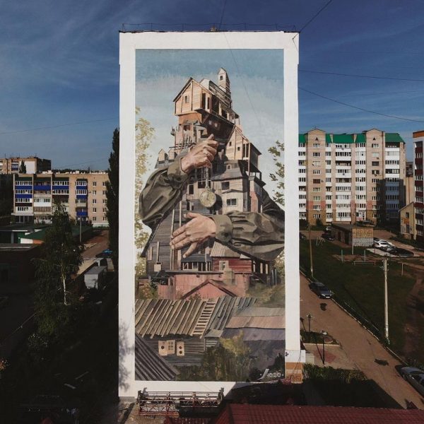 Нижегородский художник получил награду в международном конкурсе за мурал «Объятие»