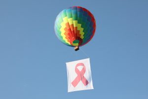 Воздушный шар, стадион, телебашня: как в Нижнем Новгороде почтили память жертв&nbsp;СПИДа