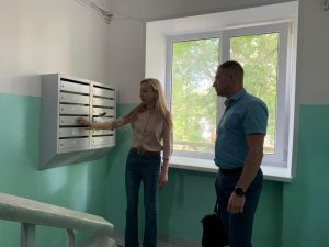 ДУК провел косметический ремонт в&nbsp;пяти подъездах дома на улице Белинского после жалоб жителей в Госжилинспекцию