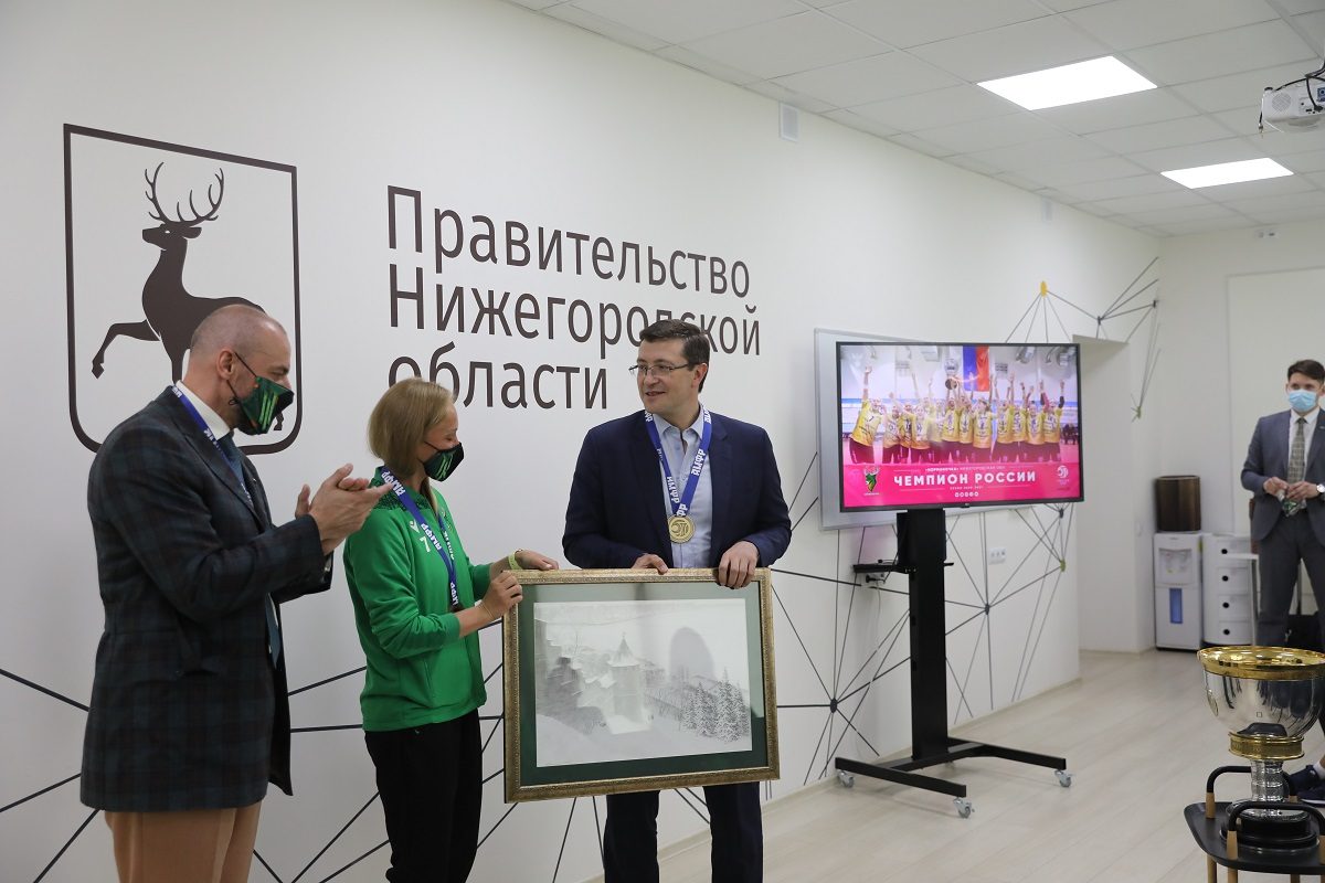 Глеб Никитин поздравил женскую команду «Норманочка» с победой в чемпионате России по мини-футболу