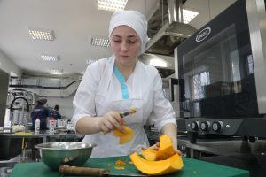 Кто формирует моду на еду и что она нам&nbsp;даёт?