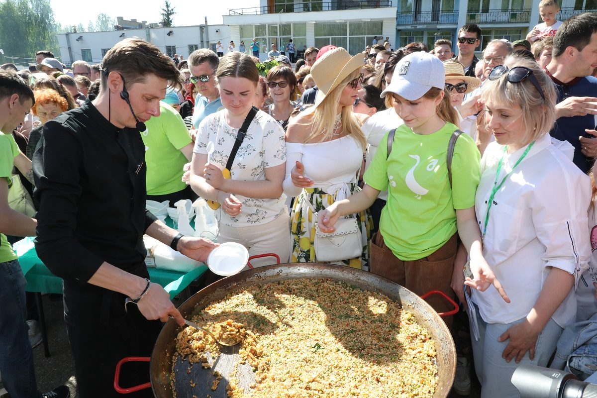 На фестивале "Арзамасский гусь" всегда много вкусной еды