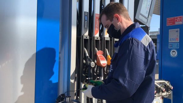 Росстандарт поможет водителям распознать качественное топливо на&nbsp;АЗС