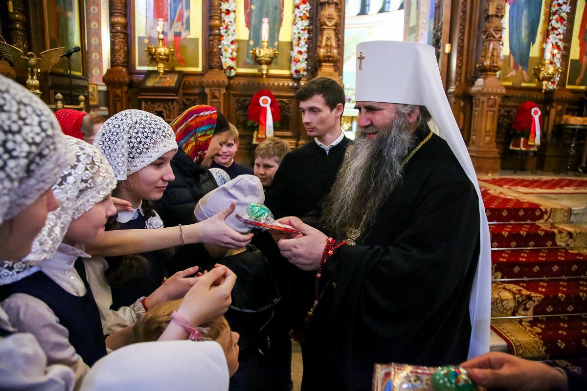 богослужение пасха митрополит