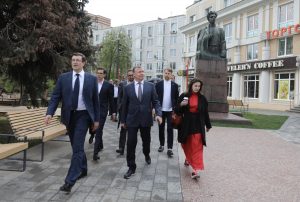 Глеб Никитин и глава Екатеринбурга Алексей Орлов оценили ход работ по подготовке объектов благоустройства к 800-летию Нижнего Новгорода