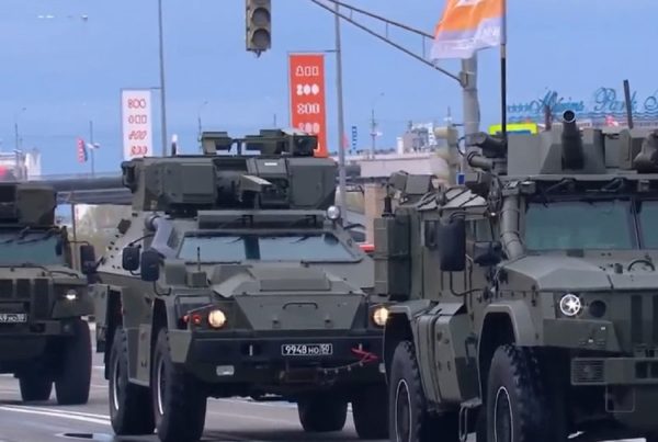 «Дева», «Спица» и «Тайфун-ВДВ»: уникальную военную технику представили на параде 9 мая в Нижнем Новгороде