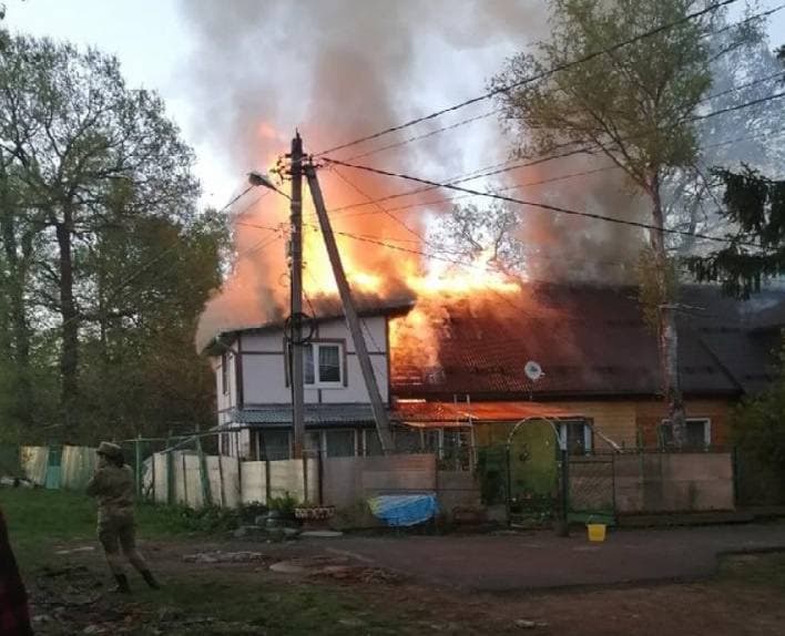 Сотрудники колонии спасли пожилую женщину из горящего дома в Семенове