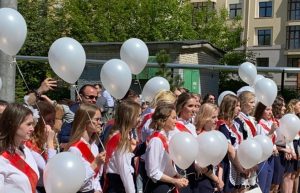 Последний звонок прозвенел для нижегородских школьников