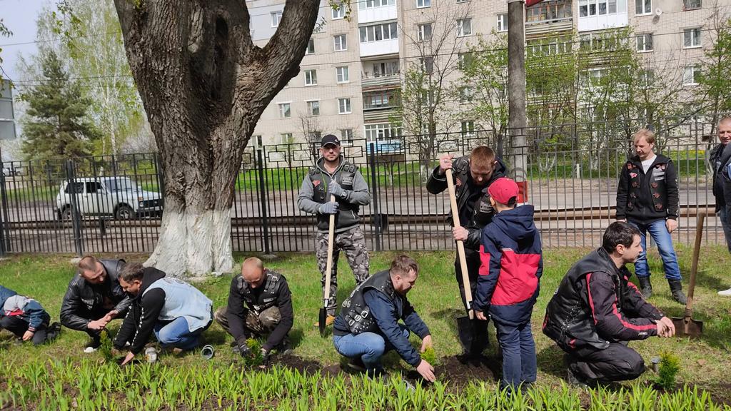 Воспитанники детских домов Нижегородской области стали участниками международной акции «Сад памяти»