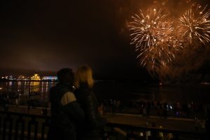 Видео дня: День Победы завершился праздничным салютом в Нижнем Новгороде