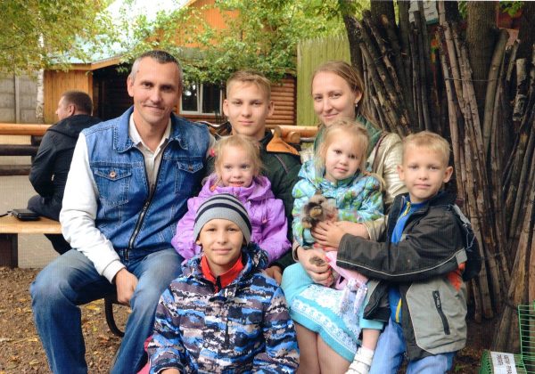 «Мы не справляемся с детьми, мы с ними живём»: победители конкурса «Нижегородская семья» поделились секретами счастья