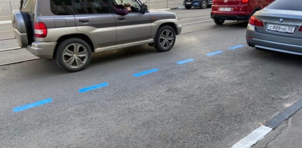На платных парковках в Нижнем Новгороде появилась синяя разметка