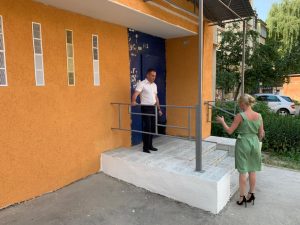 Аварийные ступени у подъезда на улице Воровского в Нижнем Новгороде отремонтировали после жалоб жителей в ГЖИ