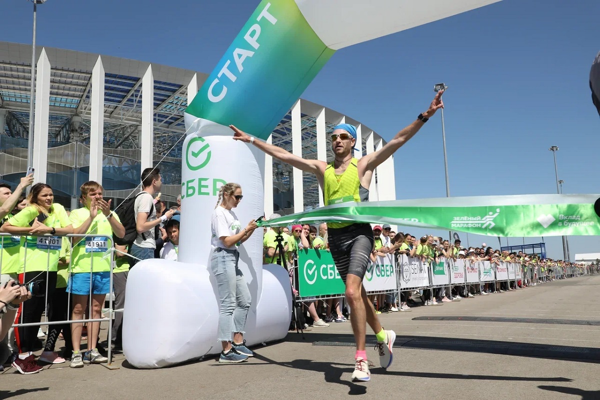 Победитель Зеленого марафона на дистанции 10 км Иван Бирюзов доволен своим результатом