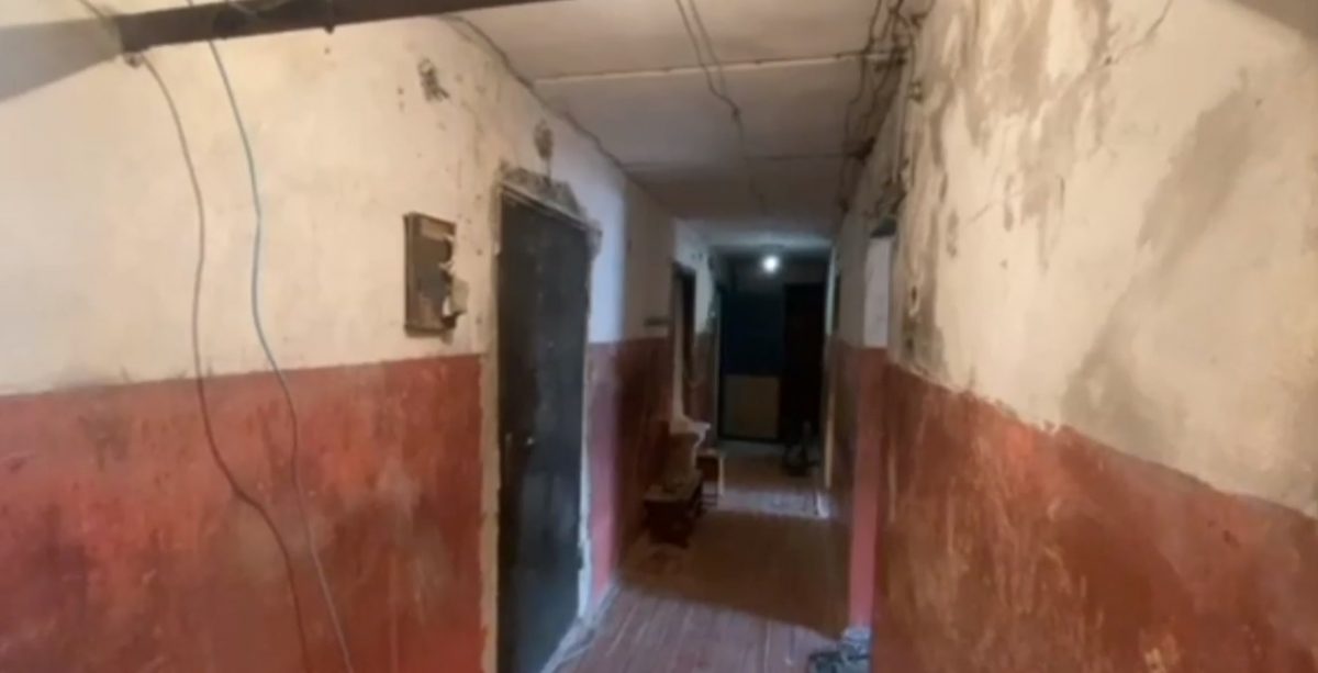 Полицейские из Дзержинска спасли двух пьяных жителей из горящего общежития