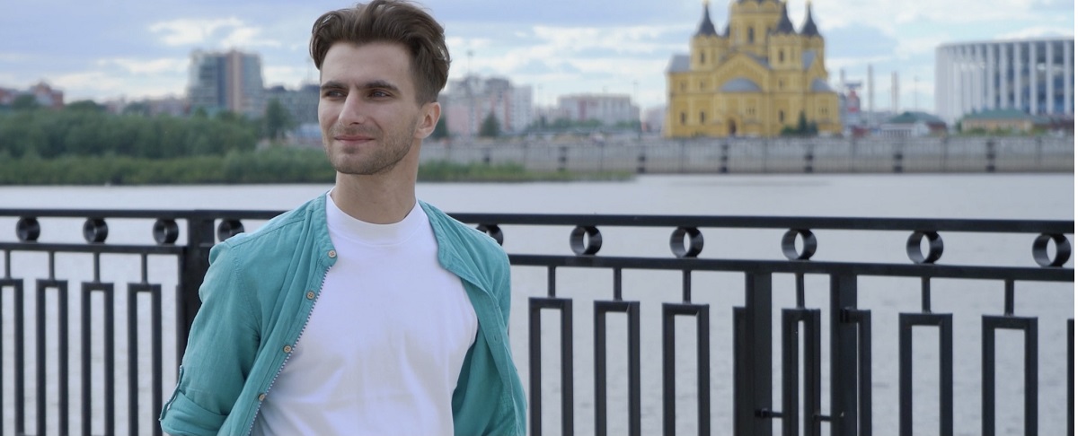 Нижегородский певец Александр Шалунов вдохнул новую жизнь в песню «Есть город на Волге»