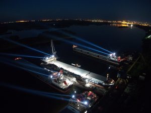 На&nbsp;заводе «Красное Сормово» 5 сухогрузов скрестили лучи прожекторов в&nbsp;рамках акции «Лучи Победы»