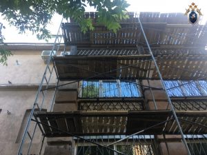 Строитель упал с высоты 3‑го этажа в Нижнем Новгороде