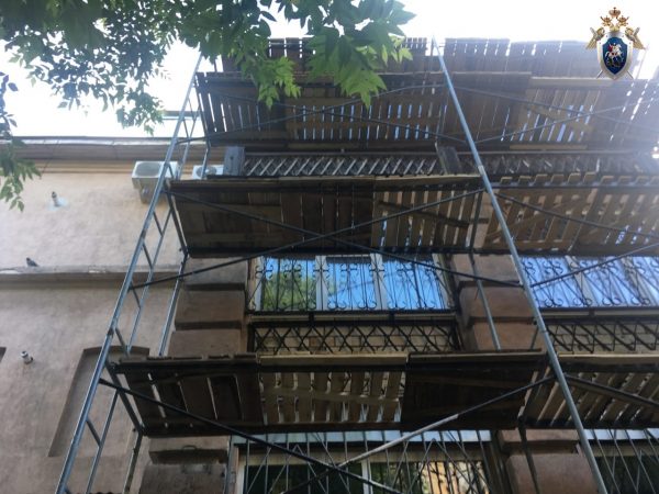 Строитель упал с высоты 3‑го этажа в Нижнем Новгороде