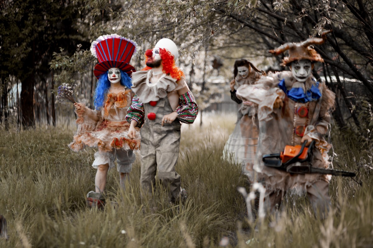 Участники творческого коллектива «За гранью нереального» из Дзержинска перевоплотились в клоунов