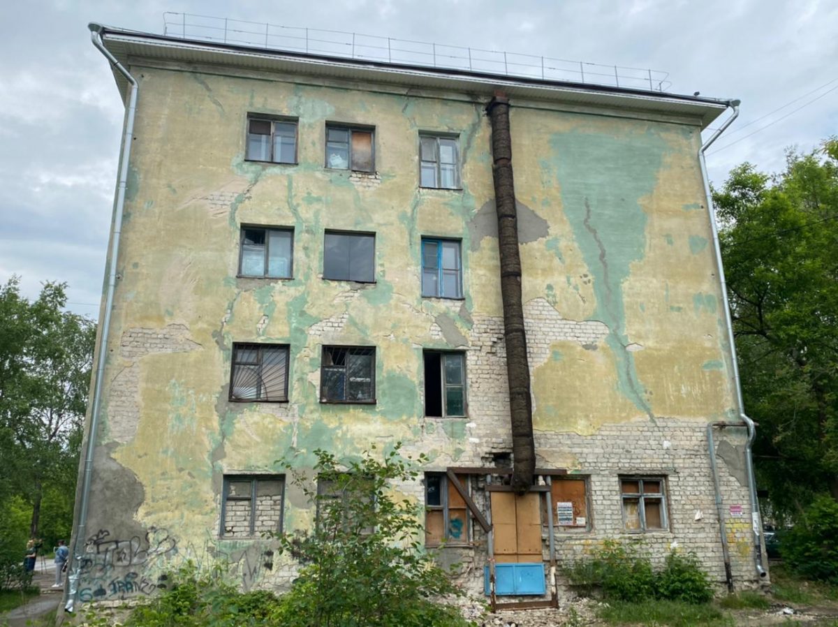 Аварийный дом в Дзержинске отключили от ресурсов