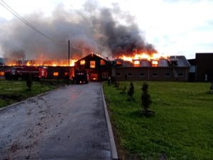 Конюшня загорелась в Дальнеконстантиновском районе
