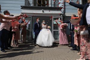Свадьбы в ЗАГСах будут проводить только с подтверждением об отсутствии коронавируса