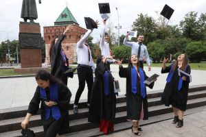 Правда или ложь: из-за коронавируса в вузах отменяют выпускные