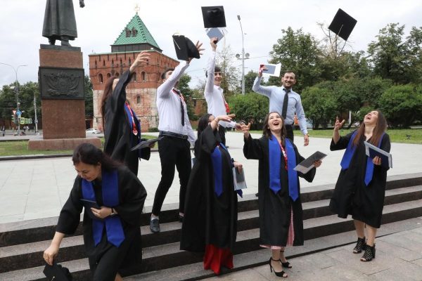 Правда или ложь: из-за коронавируса в вузах отменяют выпускные