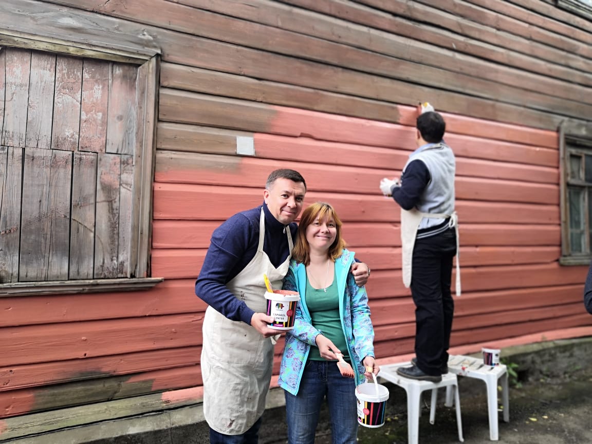 Сергей Баринов принял участие в восстановлении дома в квартале церкви Трех Святителей