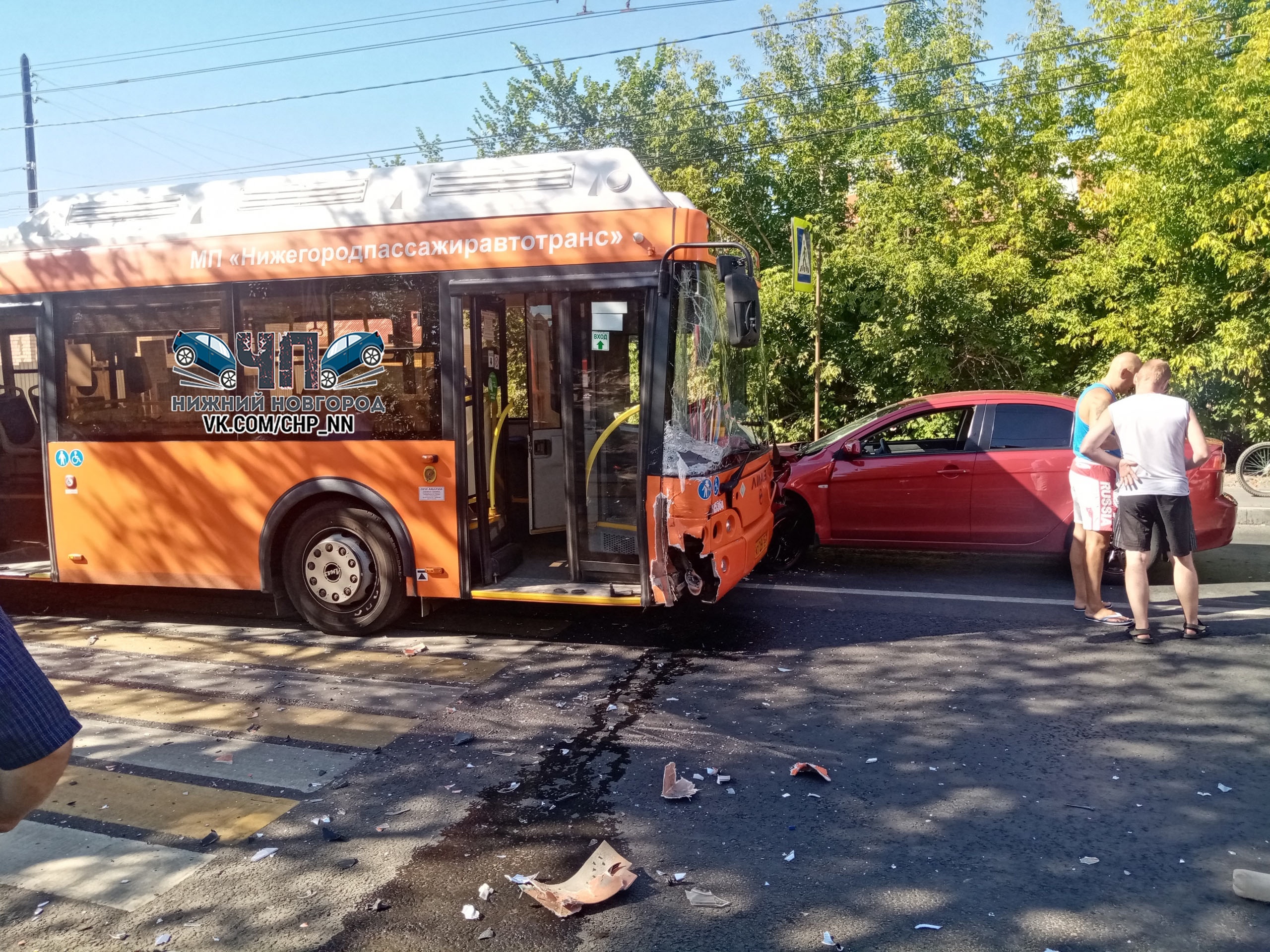 Две пассажирки автобуса пострадали в ДТП с двумя автомобилями на улице  Вузовской в Нижнем Новгороде 11 июля 2021 года | Нижегородская правда