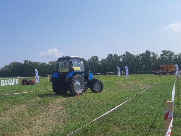 Семь ситуаций, когда дачнику поможет аренда трактора