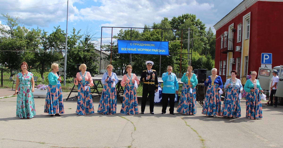 Вокальный ансамбль «Дубравушка» объездил с концертами весь район и некоторые города области
