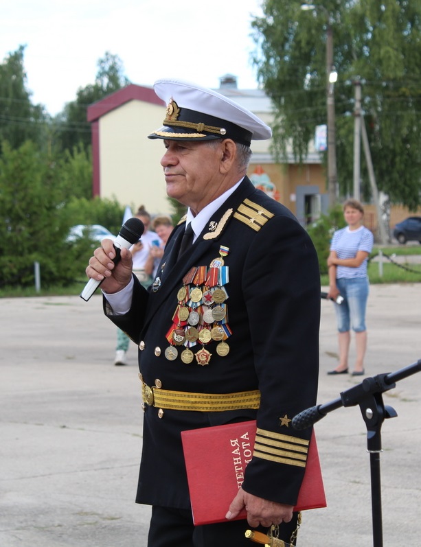 Службе на флоте Анвяр Саберов отдал почти три десятка лет