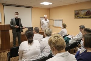 Юрий Шалабаев поблагодарил медиков за их труд в борьбе с коронавирусом