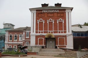 Глеб Никитин проконтролировал ход работ по&nbsp;реставрации зданий и&nbsp;благоустройству территории Красной Слободы в&nbsp;Нижнем Новгороде