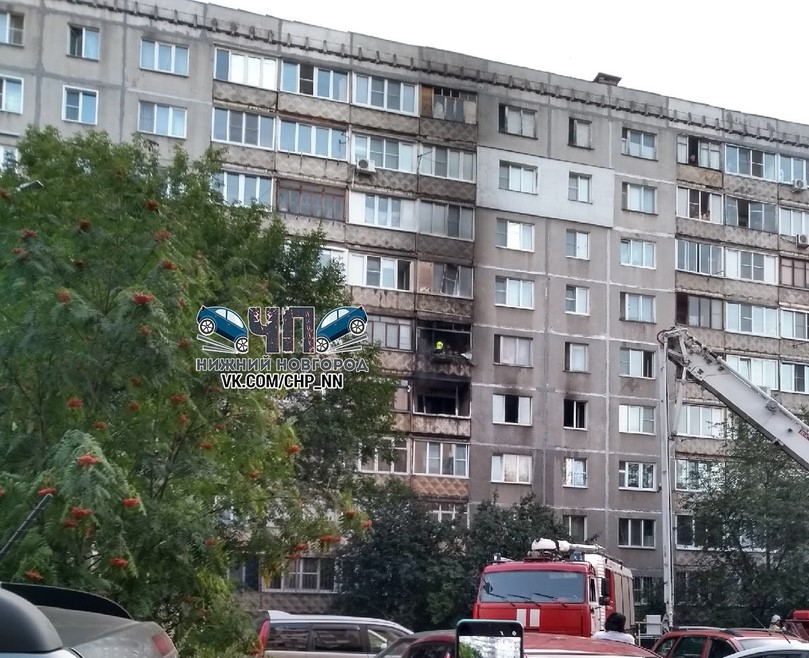 Пенсионерка пострадала при пожаре в многоквартирном доме на улице Адмирала Макарова