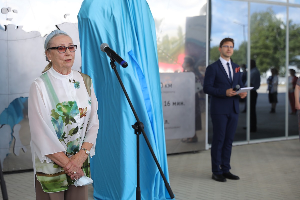 На открытие выставки приехала дочь летчика Ольга Валерьевна Чкалова