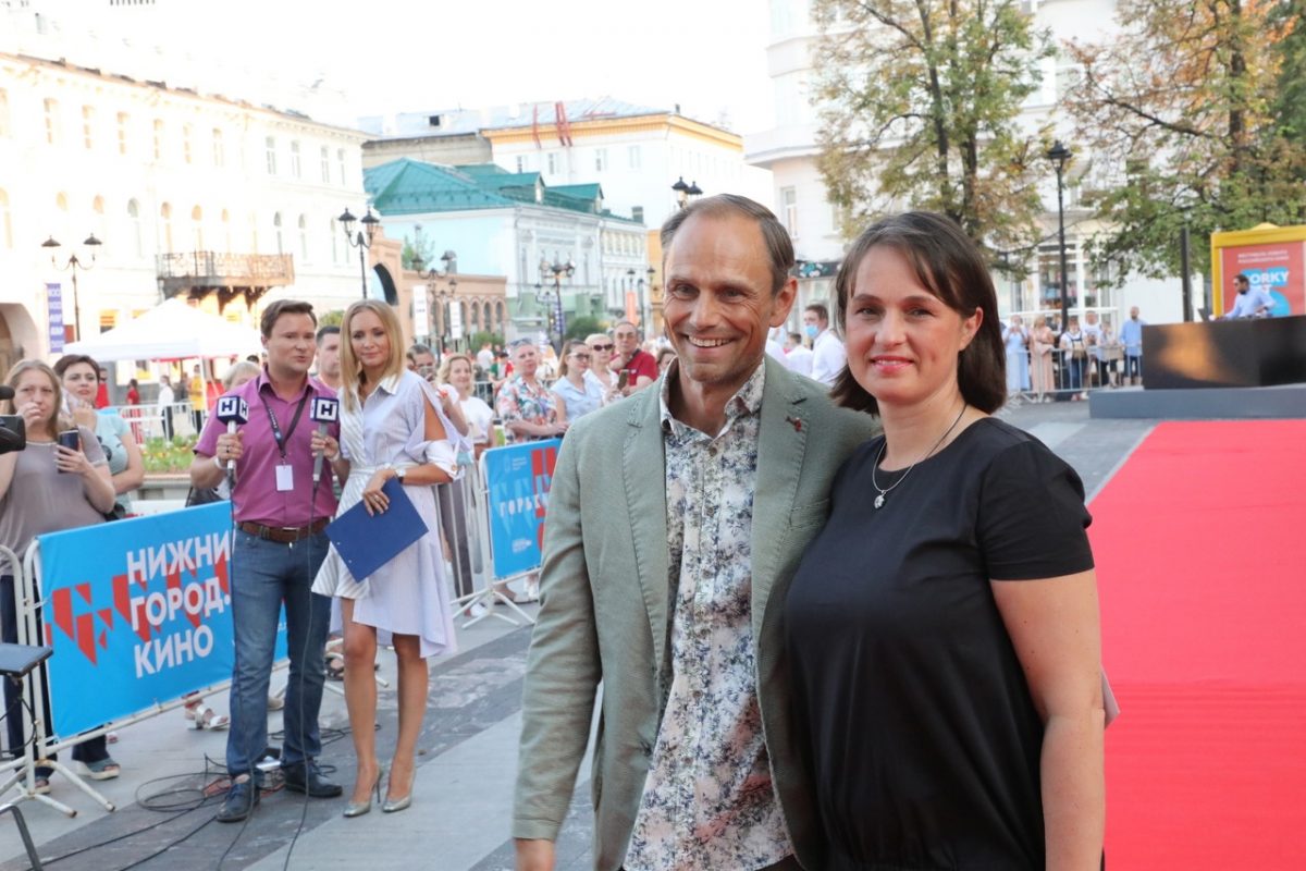 На Большой Покровской собрались знаменитости, журналисты, нижегородцы и гости города