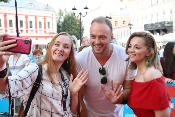 Любители кино и красная дорожка: торжественная церемония открытия Горький fest состоялась в Нижнем Новгороде