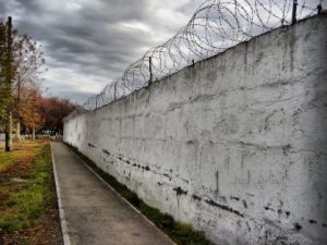 Водитель, сбивший двух детей на Бору, умер в&nbsp;СИЗО