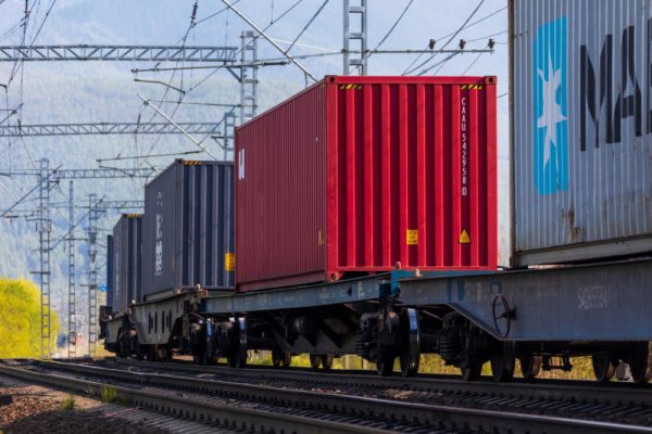 Перевозки контейнеров на ГЖД выросли на 1,5% в январе-июне