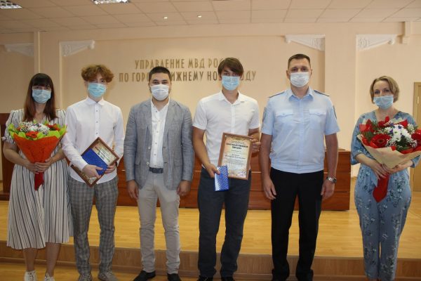 Полицейские наградили школьников за спасение ребёнка в Нижнем Новгороде